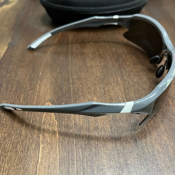 Polarized Fishing Sunglasses with Anti-Lost Strap 
New condition - Picture 4 of 9